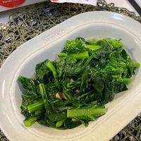 可能是綠葉甘藍、莙薘菜和文字的圖像
