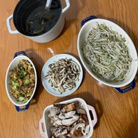 可能是拉麵、炒麵和麵的圖像