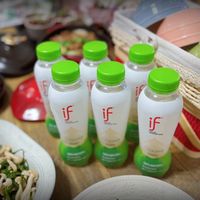 可能是豆腐、飲料和文字的圖像
