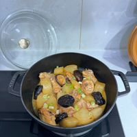 可能是燉小牛膝和豆腐的圖像