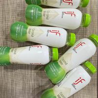 可能是‎飲料和‎顯示的文字是「 ‎NE TCONT Nopreserva NATU 100% Water Coconut NETCOINTENT CONTENT NPesATEN Water Coconut 350 00%NATURAL 100% SENSATION if SPFISATION if ETCONTENT NET 100% 350 NATURAL Water Coconut LOESITION بر NATURAL lldter 地 oconut ูลเพัอ LOCARTION Water Coconut NETCONTENT e 100%NATURAL 350 350mL mL - E3 ป LENSATION if NE epreservatves CONTENTS NATURAL .100% Water Coconut‎ 」‎‎ 的圖像