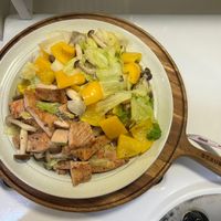 可能是快炒、豆腐和炒麵的圖像
