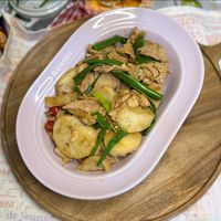可能是‎豆腐和‎顯示的文字是「 ‎ICIE ICH S 7 p C' c'et ET ONI ONI فوی fau dejeuner‎ 」‎‎ 的圖像