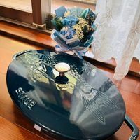 可能是鬆餅機和顯示的文字是「 STAUB 」的圖像