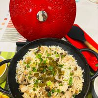 可能是炒飯、西班牙大鍋飯和印度香料飯的圖像