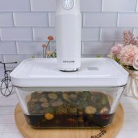可能是泡茶器、研磨機、咖啡機和文字的圖像