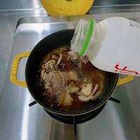 可能是燉小牛膝的圖像