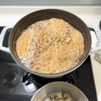 可能是義大利麵和麵的圖像