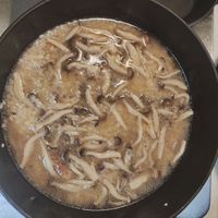 可能是香菇和鯷魚的圖像