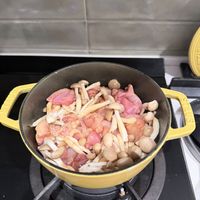可能是香菇和義大利麵的圖像
