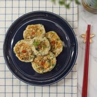 可能是豆腐和炸丸子的圖像