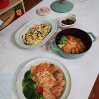 可能是義大利麵、豆腐和文字的圖像