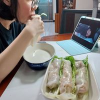 可能是港式點心、粥和麵的圖像