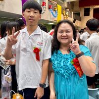 可能是一或多人和顯示的文字是「 21601 21501 五福毒中」的圖像
